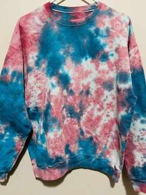 Tie-Dye Crewneck Sweatshirt in Pink & Blue